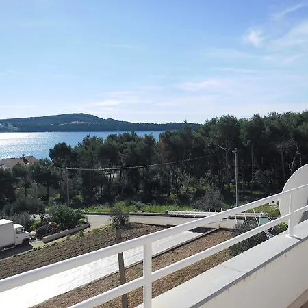 And Kurtovic Donji Seget