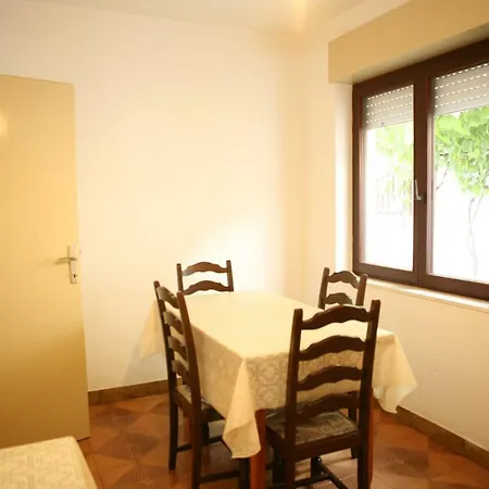 And Kurtovic Donji Seget