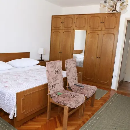 And Kurtovic 3* Donji Seget