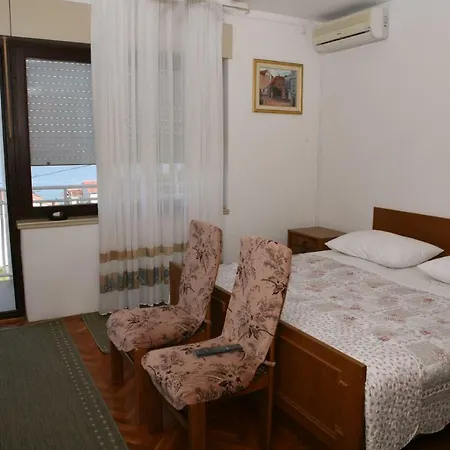 And Kurtovic Donji Seget