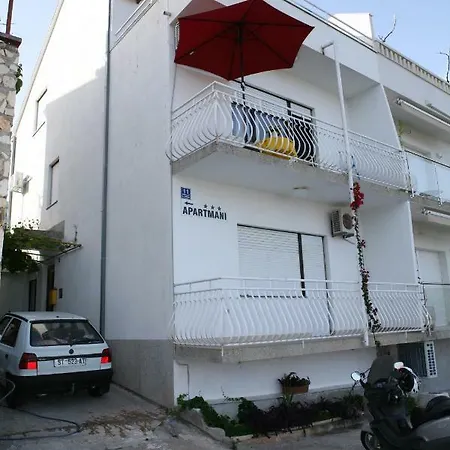 And Kurtovic 3* Donji Seget