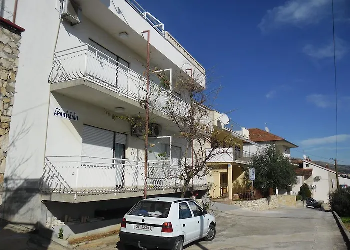 And Kurtovic Donji Seget