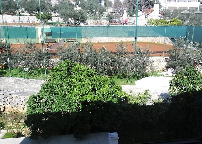 And Kurtovic Donji Seget