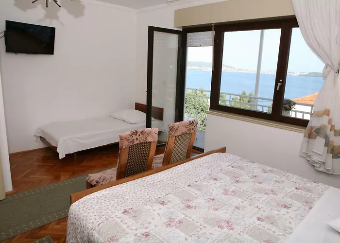 And Kurtovic 3* Donji Seget