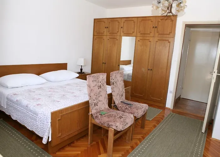 And Kurtovic 3* Donji Seget