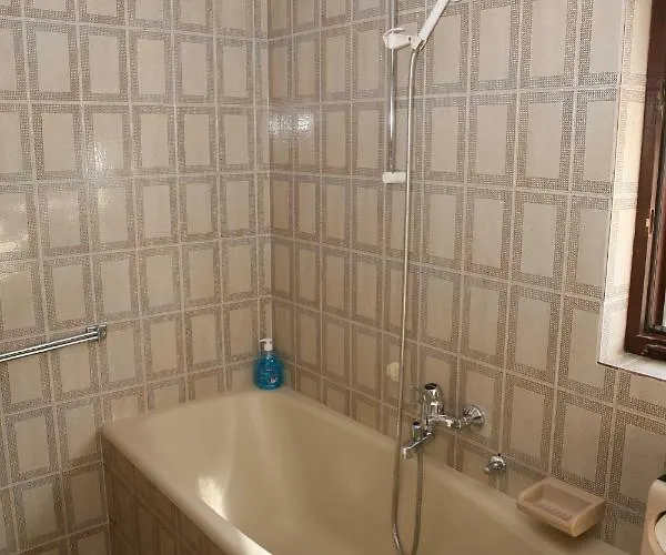 And Kurtovic Vendégház